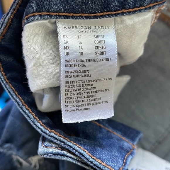 American eagle jeans. Size 14 Short. Hi rise and stretch. - Picture 3 of 4